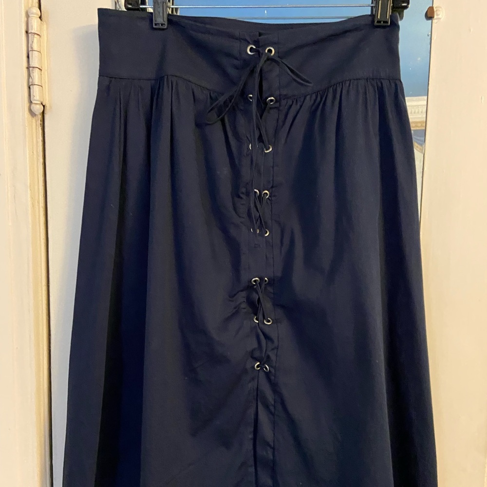 Zara basic navy cotton skirt. Fitted waist tie closure. Size large.